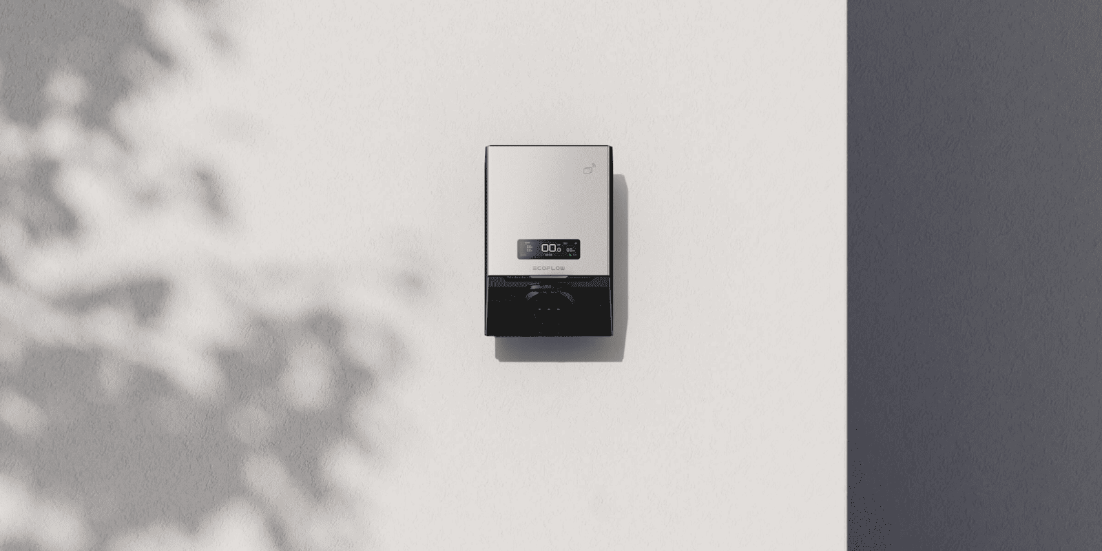 Un wallbox smart per veicoli elettrici montato a parete