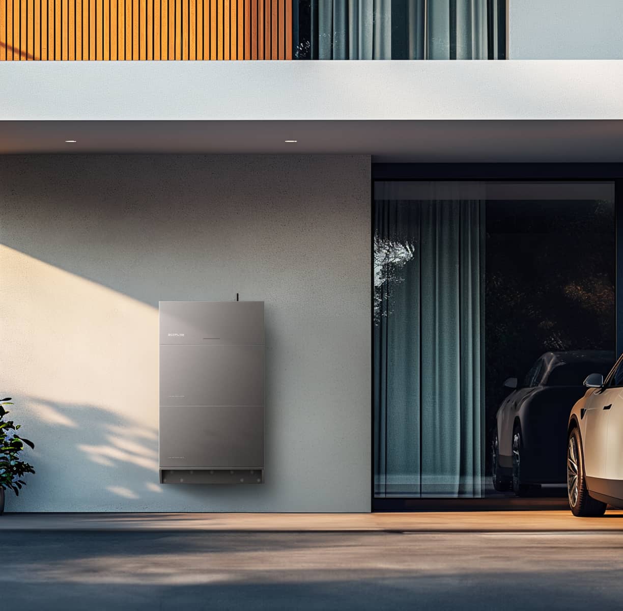 Un sistema di accumulo fotovoltaicoinstallato a parete all'esterno di una casa