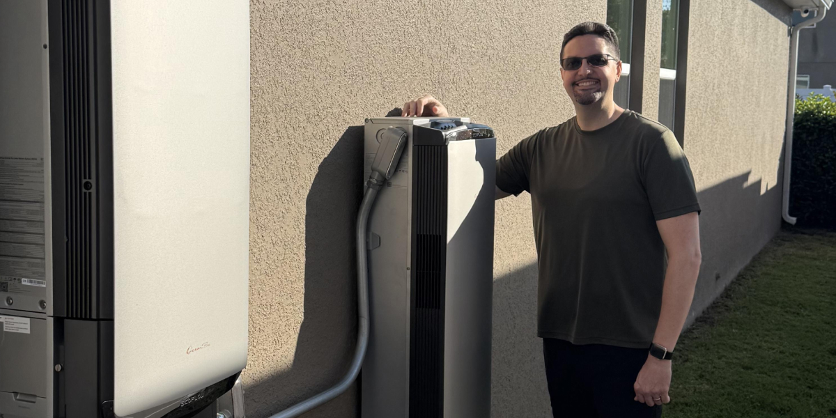Florida homeowner Carlos with EcoFlow OCEAN Pro reliable backup power system