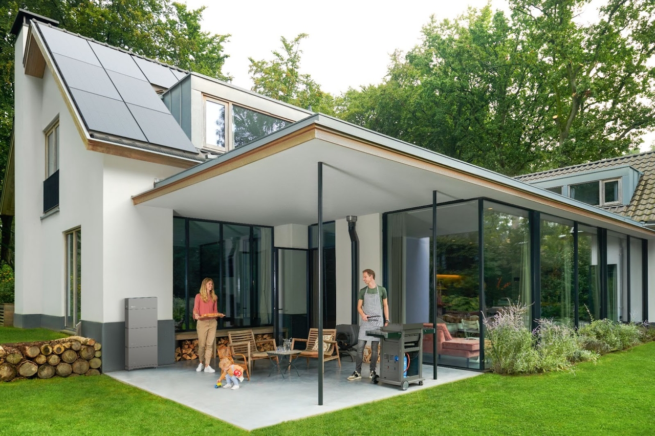 Casa moderna con EcoFlow PowerOcean