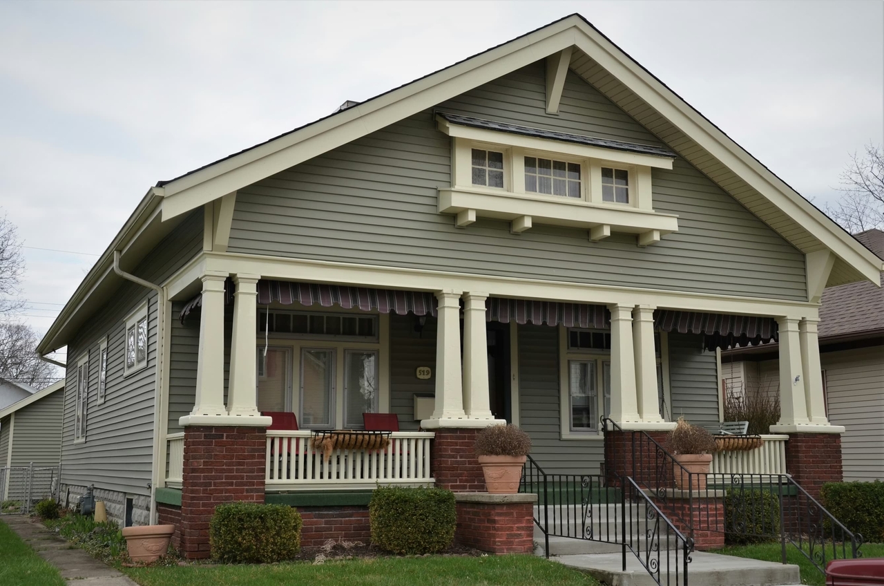 craftsman style house exterior