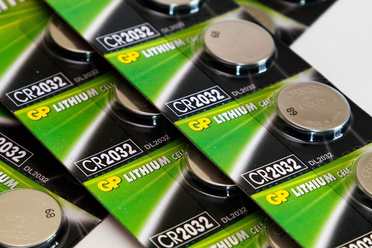 CR2032 coin cells