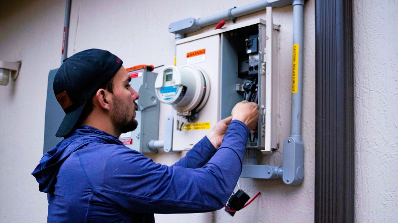 Performing easy electrical works