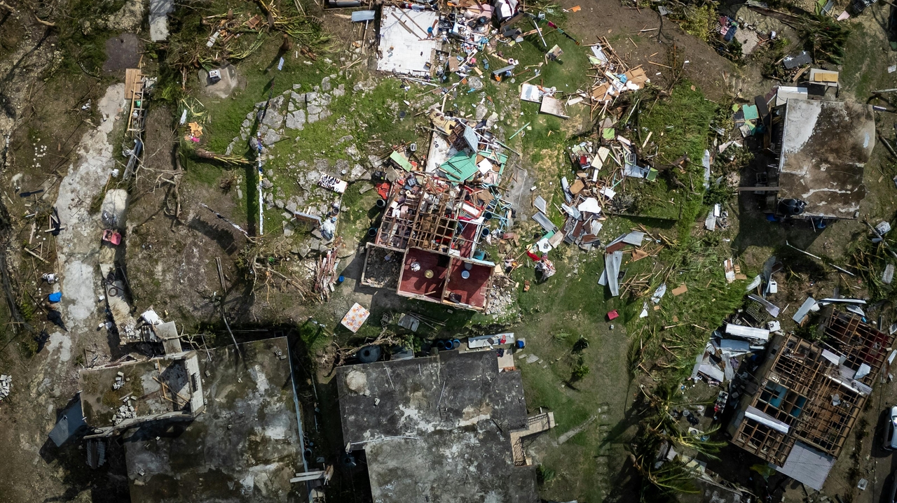 Guidelines for safe post-hurricane property recovery