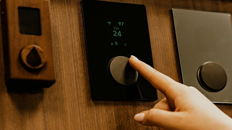 Maintaining ideal thermostat settings