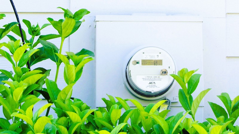 Net metering helps in reducing electricity usage